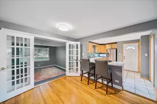 110 Green Valley Dr, Lombard, IL 60148 - Photo 7