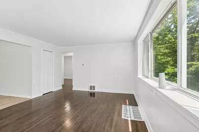 10145 S Bensley Avenue, Chicago, IL 60617 - Photo 3