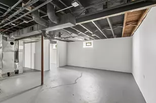 10145 S Bensley Ave, Chicago, IL 60617 - Photo 15
