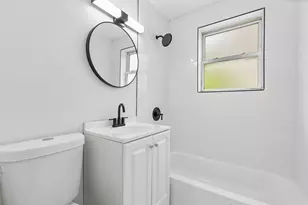 10145 S Bensley Ave, Chicago, IL 60617 - Photo 11
