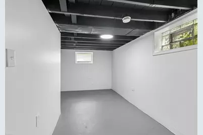 10145 S Bensley Avenue, Chicago, IL 60617 - Photo 17