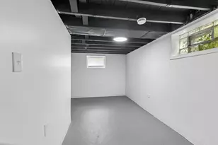 10145 S Bensley Ave, Chicago, IL 60617 - Photo 17