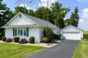 843 N 2401st Rd, Oglesby, IL 61348 - Photo 17