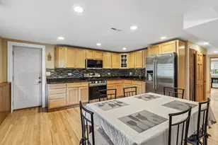 21W640 Maple Ave, Medinah, IL 60157 - Photo 17