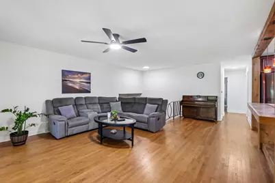 21W640 Maple Avenue, Medinah, IL 60157 - Photo 5