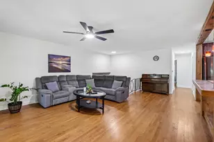 21W640 Maple Ave, Medinah, IL 60157 - Photo 5
