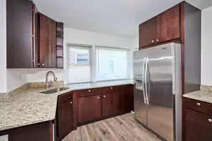 7810 E Prairie Rd, Skokie, IL 60076 - Photo 5