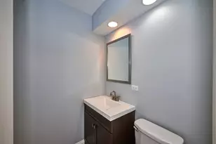 7810 E Prairie Rd, Skokie, IL 60076 - Photo 11