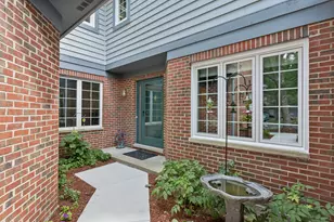 21 Stonehenge Ct, Burr Ridge, IL 60527 - Photo 5