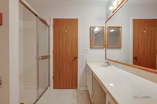 1262 N Wellington Ct, Buffalo Grove, IL 60089 - Photo 25