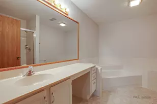 1262 N Wellington Ct, Buffalo Grove, IL 60089 - Photo 25