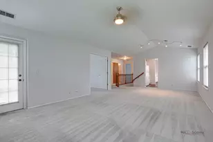 1262 N Wellington Ct, Buffalo Grove, IL 60089 - Photo 13