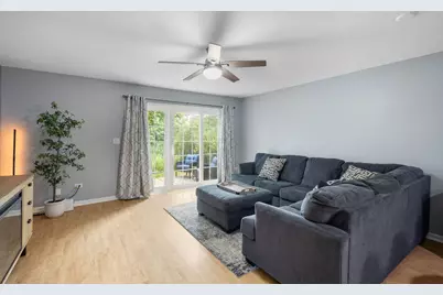 1827 Grove Avenue, Schaumburg, IL 60193 - Photo 5
