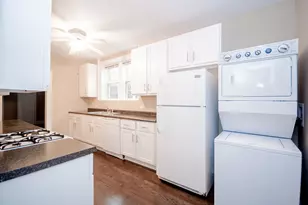2433 W Fargo Ave, Chicago, IL 60645 - Photo 9