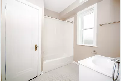 2433 W Fargo Avenue #3, Chicago, IL 60645 - Photo 11
