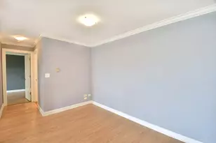 575 Fairway View Dr, Wheeling, IL 60090 - Photo 5