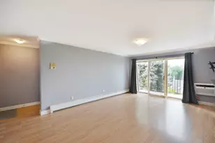 575 Fairway View Dr, Wheeling, IL 60090 - Photo 3