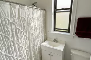639 W Roscoe St, Chicago, IL 60657 - Photo 5