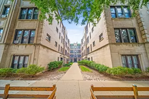 639 W Roscoe St, Chicago, IL 60657 - Photo 1