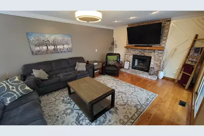 3885 Thornberry Way, Lake in the Hills, IL 60156 - Photo 25