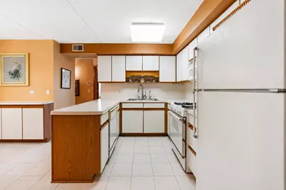 8560 W Foster Avenue #202, Norridge, IL 60706 - Photo 5