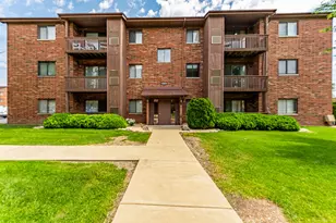 15805 Peggy Ln, Oak Forest, IL 60452 - Photo 1