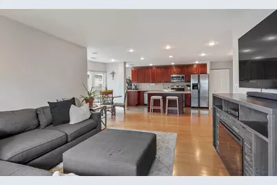 8620 Waukegan Road #405, Morton Grove, IL 60053 - Photo 11