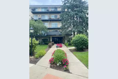 8620 Waukegan Road #405, Morton Grove, IL 60053 - Photo 3