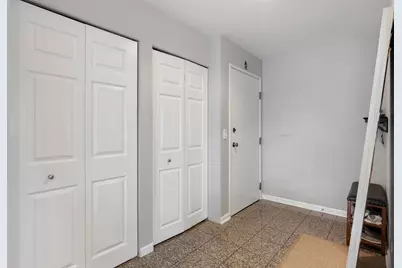 8620 Waukegan Road #405, Morton Grove, IL 60053 - Photo 5