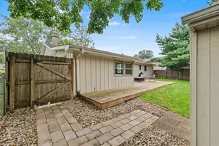 2312 Blackthorn Dr, Champaign, IL 61821 - Photo 31