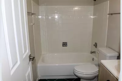 317 Woodbury Court #B2, Schaumburg, IL 60193 - Photo 9