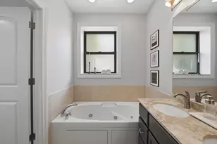 2312 W McLean Ave, Chicago, IL 60647 - Photo 15
