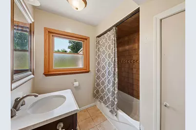 5706 Leitch Avenue, Countryside, IL 60525 - Photo 13