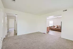 1861 Seneca Dr, Hanover Park, IL 60133 - Photo 7