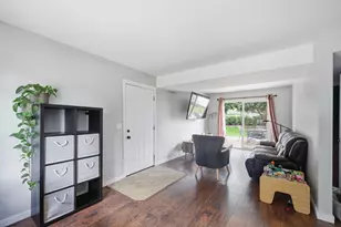 549 Arthur Dr, Cary, IL 60013 - Photo 7