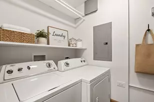 2318 N Hamilton Ave, Chicago, IL 60647 - Photo 17