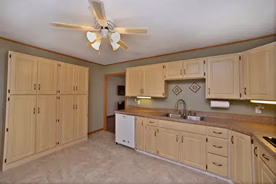 704 Fort Street, Ottawa, IL 61350 - Photo 9