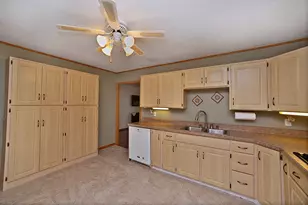 704 Fort St, Ottawa, IL 61350 - Photo 9