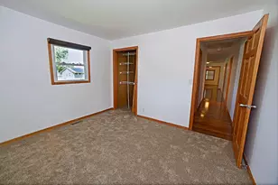 704 Fort St, Ottawa, IL 61350 - Photo 21