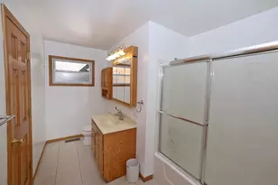 704 Fort St, Ottawa, IL 61350 - Photo 23