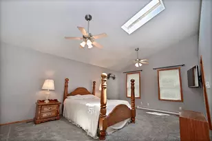 704 Fort St, Ottawa, IL 61350 - Photo 13