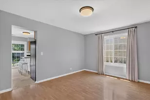901 Ashford Ln, Westmont, IL 60559 - Photo 17