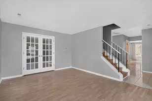 901 Ashford Ln, Westmont, IL 60559 - Photo 9