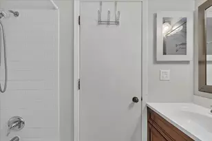901 Ashford Ln, Westmont, IL 60559 - Photo 23