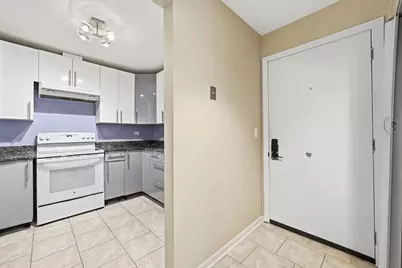 650 Perrie Drive #303, Elk Grove Village, IL 60007 - Photo 11