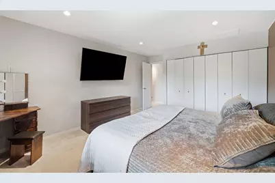 650 Perrie Drive #303, Elk Grove Village, IL 60007 - Photo 13