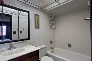 5408 Chateau Dr, Rolling Meadows, IL 60008 - Photo 9