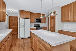 2039 Bernadette Ln, Yorkville, IL 60560 - Photo 9
