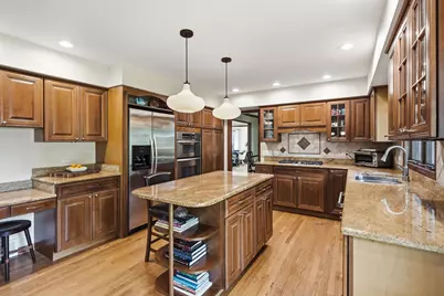 8100 Lake Ridge Drive, Burr Ridge, IL 60527 - Photo 13