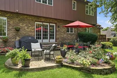 8100 Lake Ridge Drive, Burr Ridge, IL 60527 - Photo 39